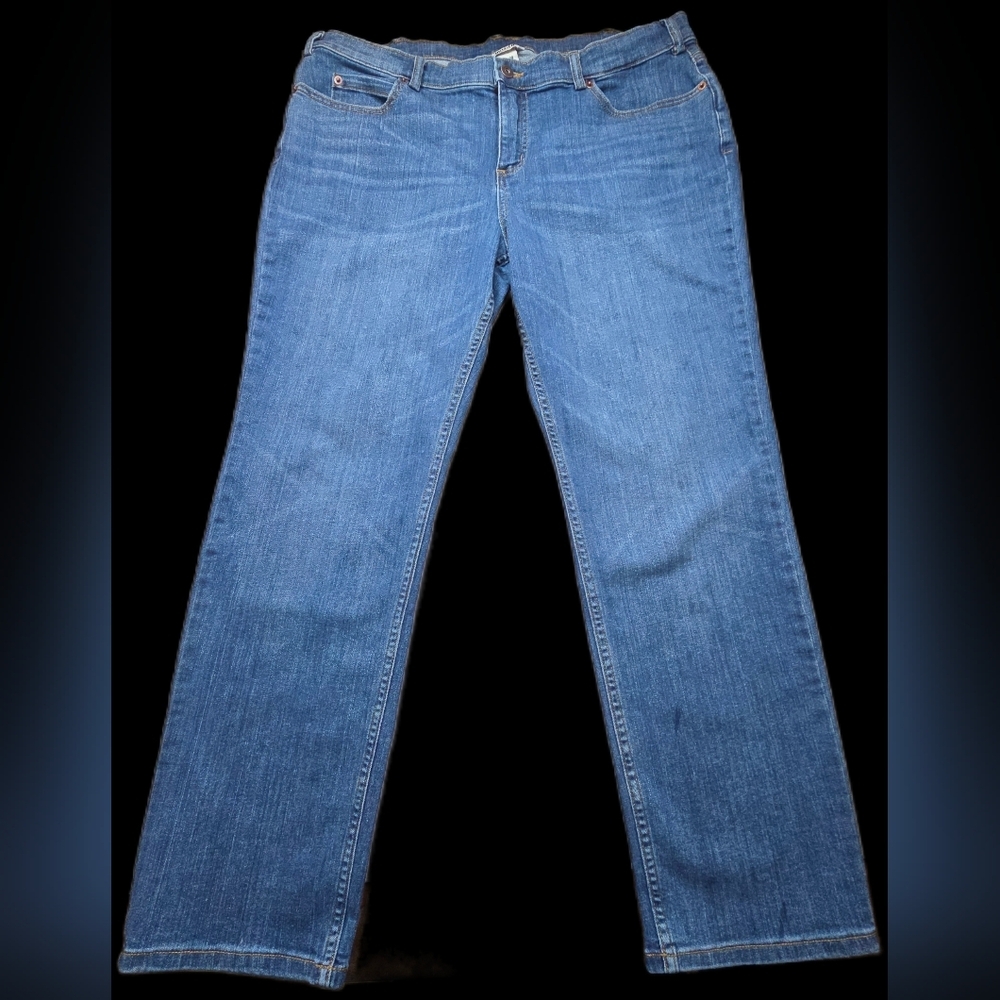 Duluth Trading Co Women’s 16x29 Straight Leg Jeans Medium Wash Denim